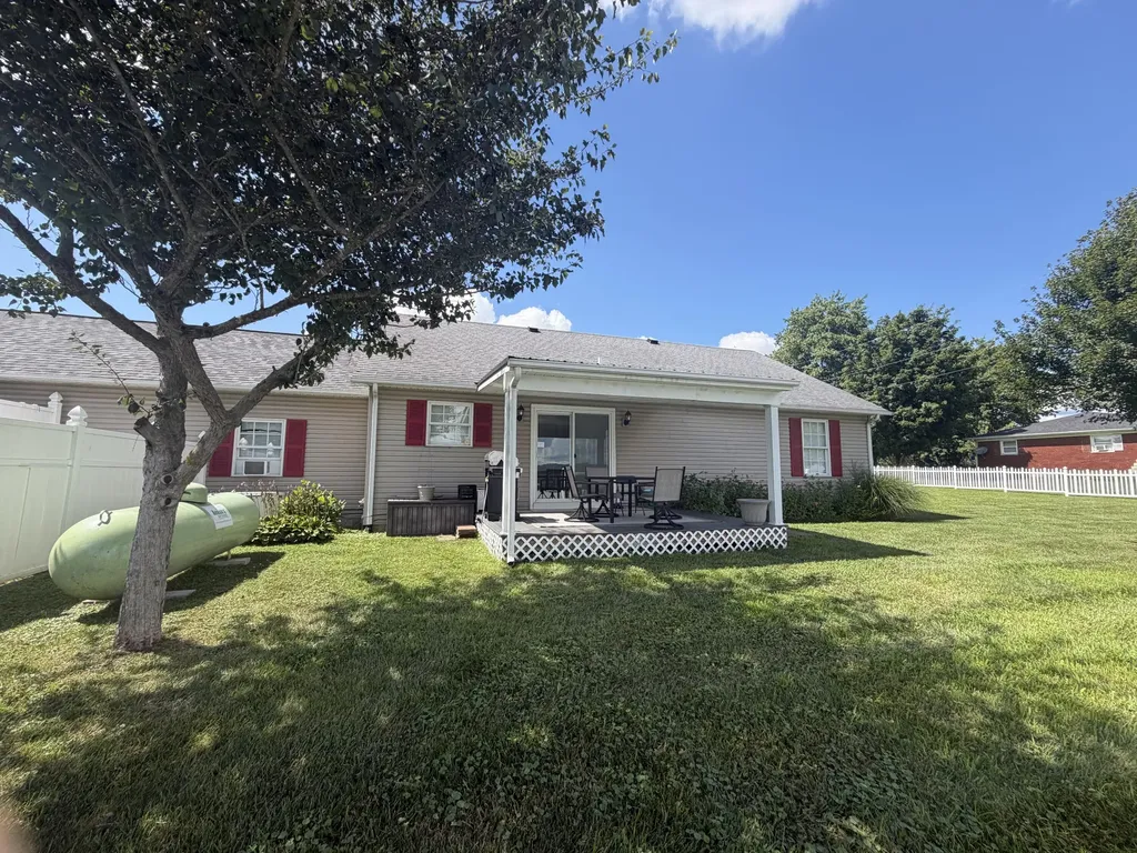 24 Sara Lane Tollesboro KY 41189