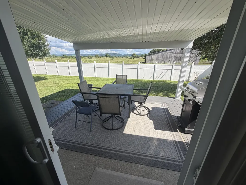 24 Sara Lane Tollesboro KY 41189