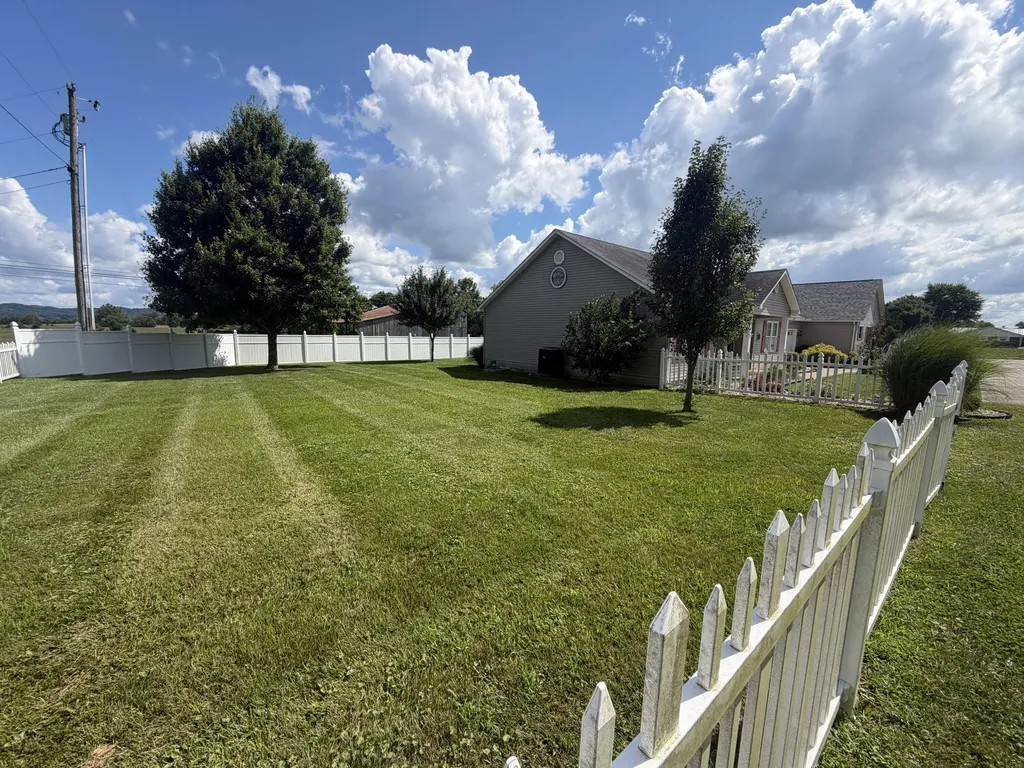 24 Sara Lane Tollesboro KY 41189