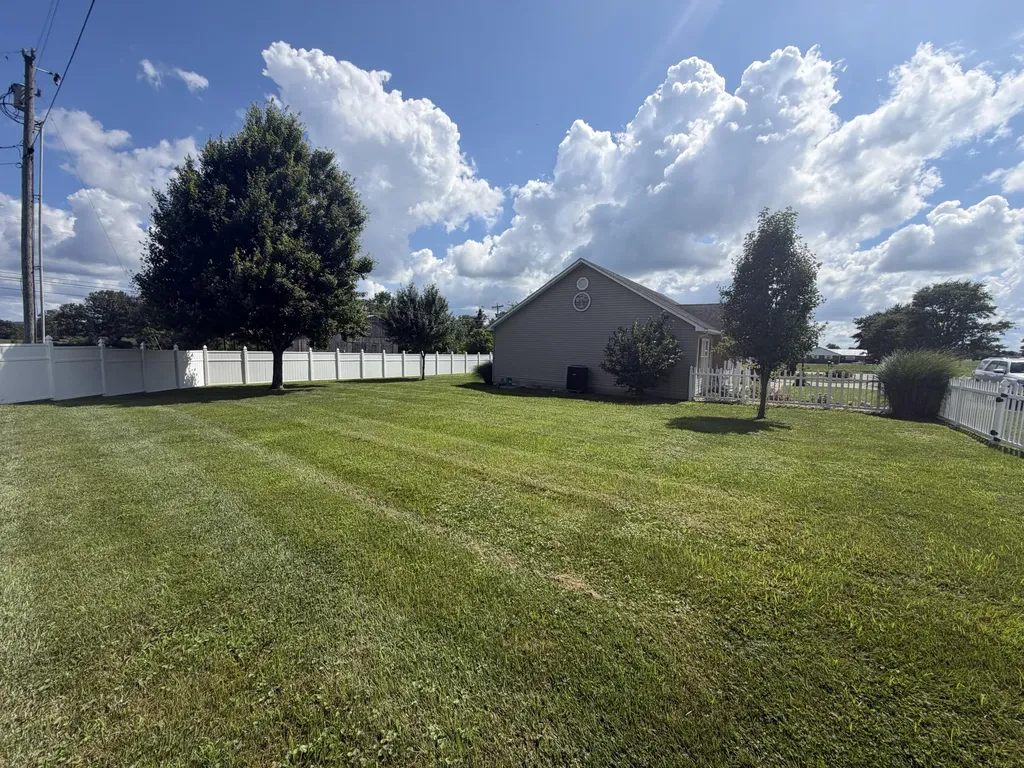 24 Sara Lane Tollesboro KY 41189