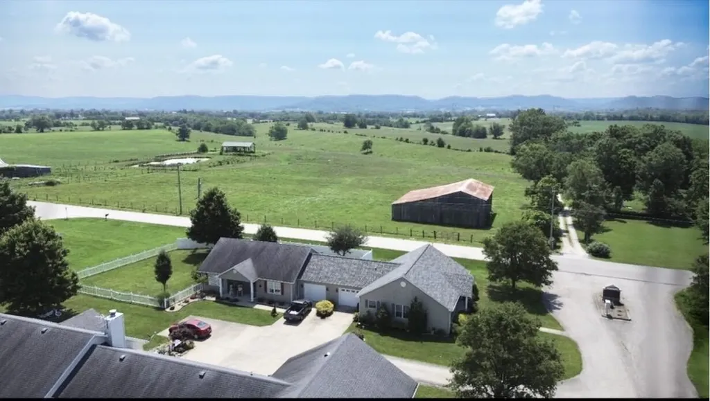 24 Sara Lane Tollesboro KY 41189