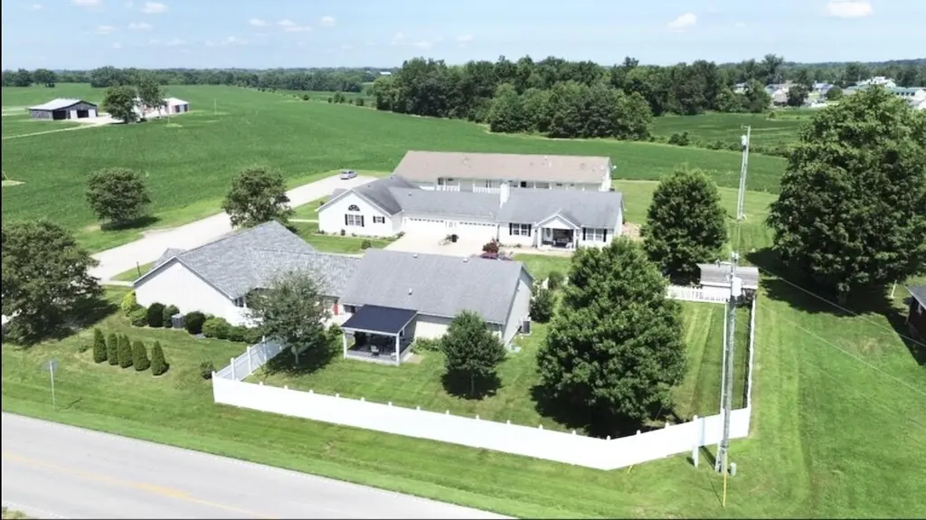 24 Sara Lane Tollesboro KY 41189