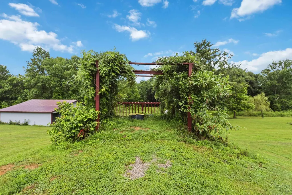 1716 Liberty Road Eubank KY 42567