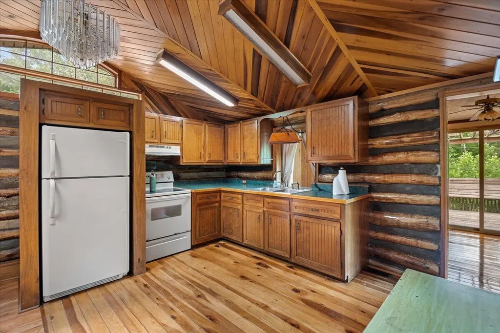935 Whippoorwill Road Corbin KY 40701