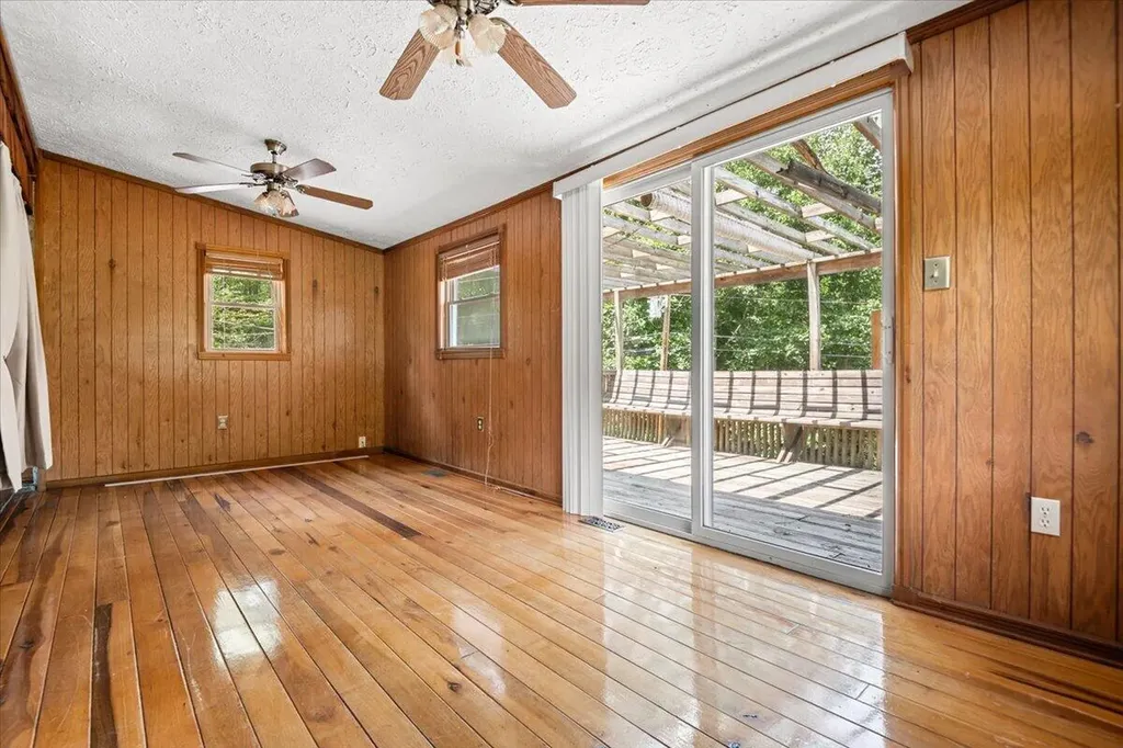 935 Whippoorwill Road Corbin KY 40701