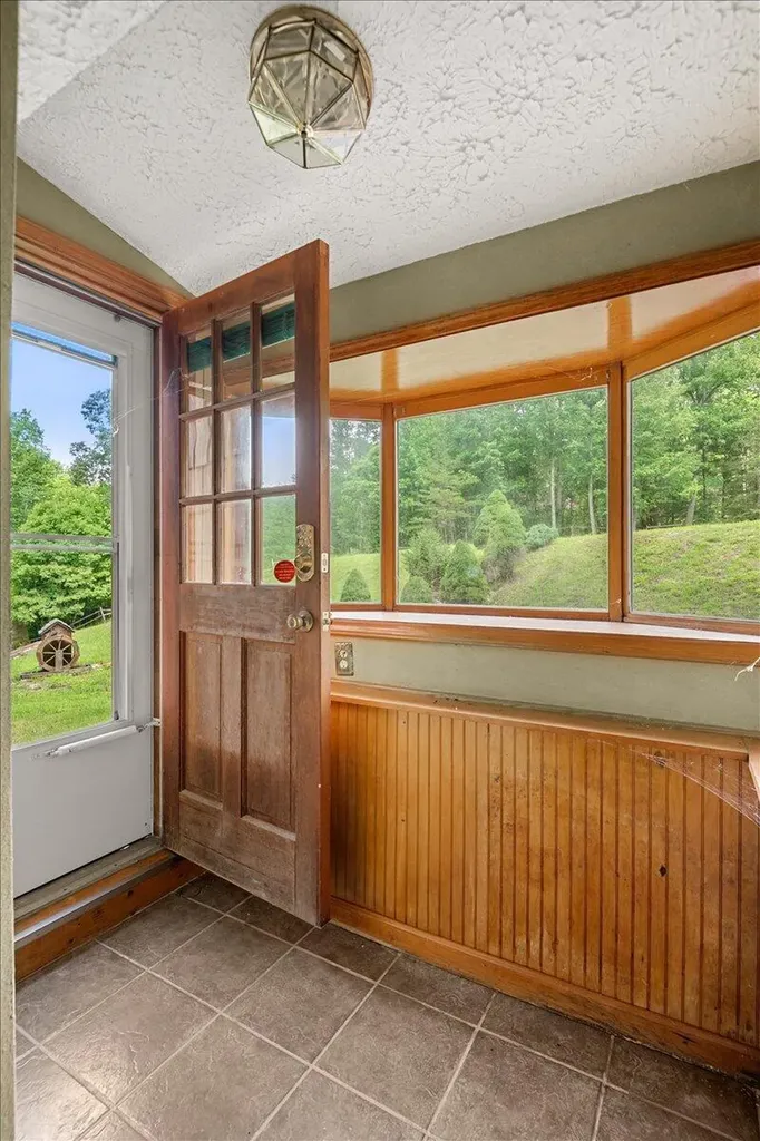 935 Whippoorwill Road Corbin KY 40701