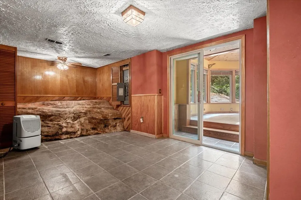 935 Whippoorwill Road Corbin KY 40701