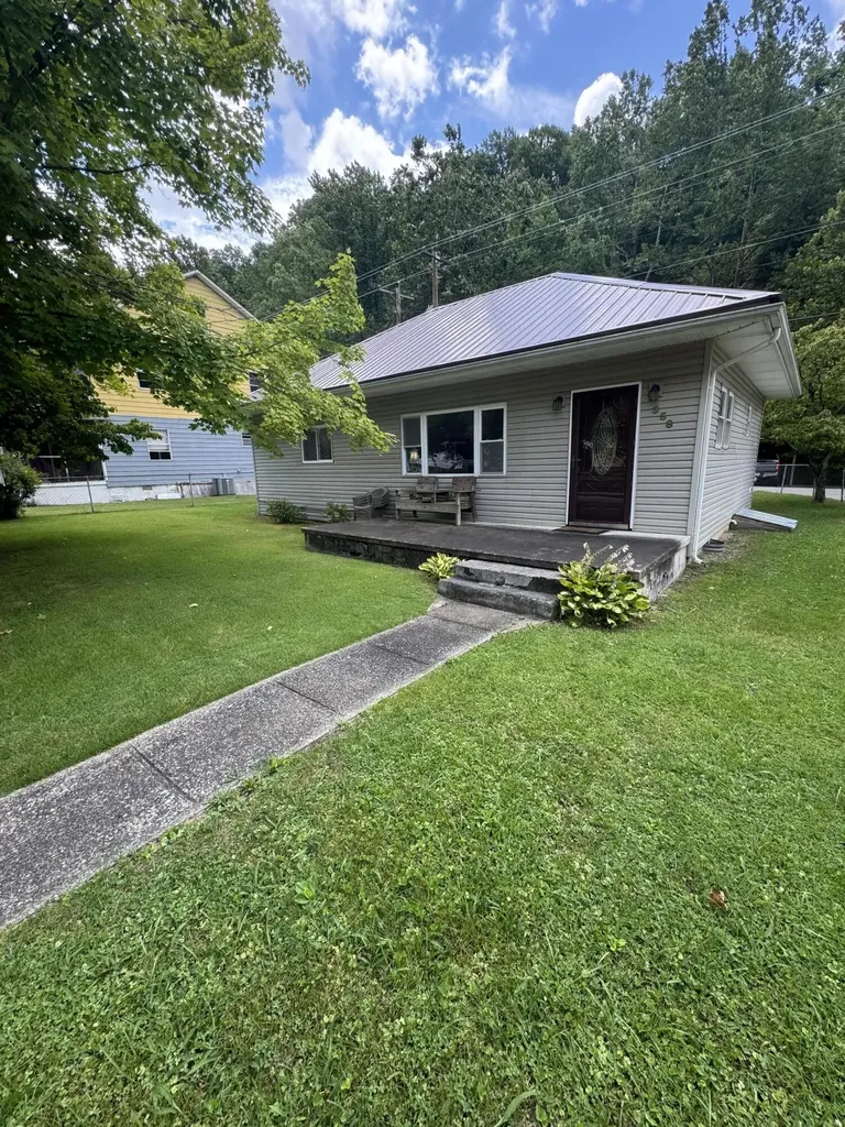 358 E Main Street Lynch KY 40855