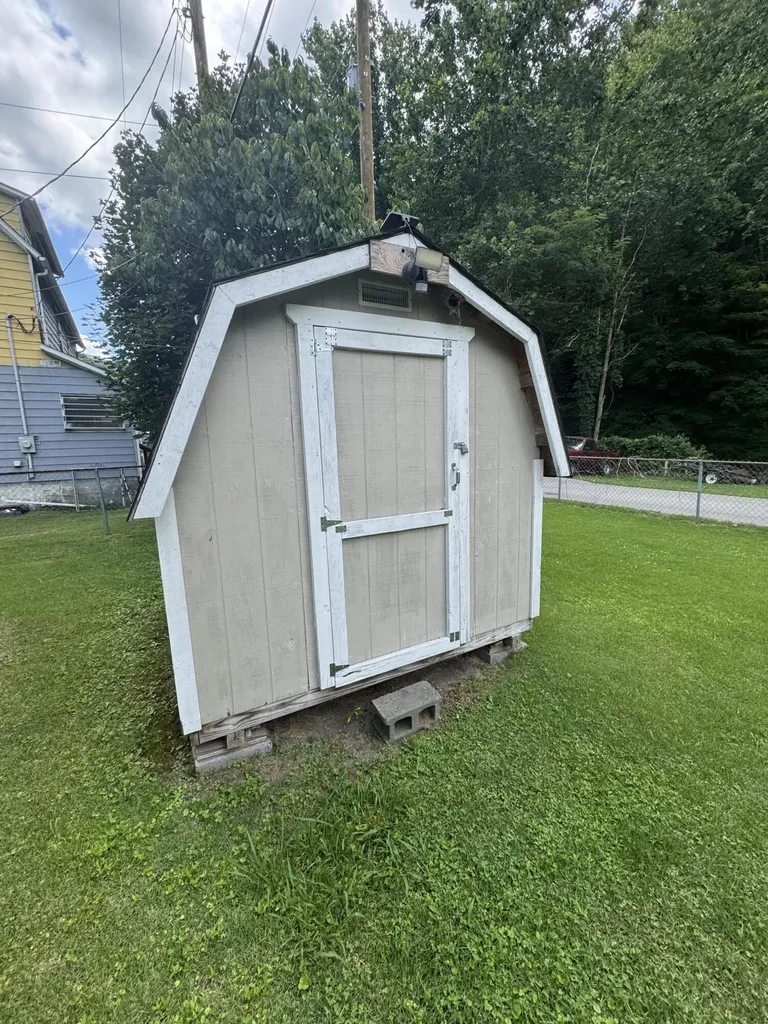 358 E Main Street Lynch KY 40855