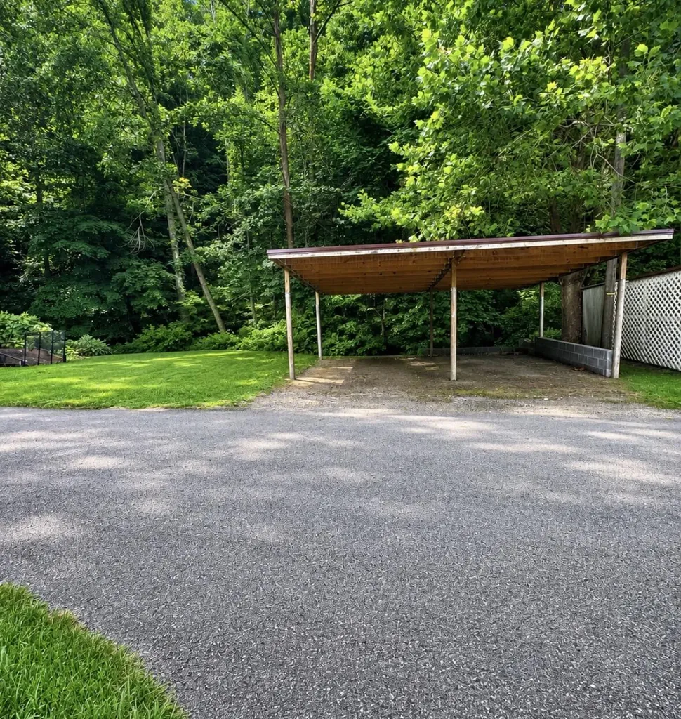 358 E Main Street Lynch KY 40855