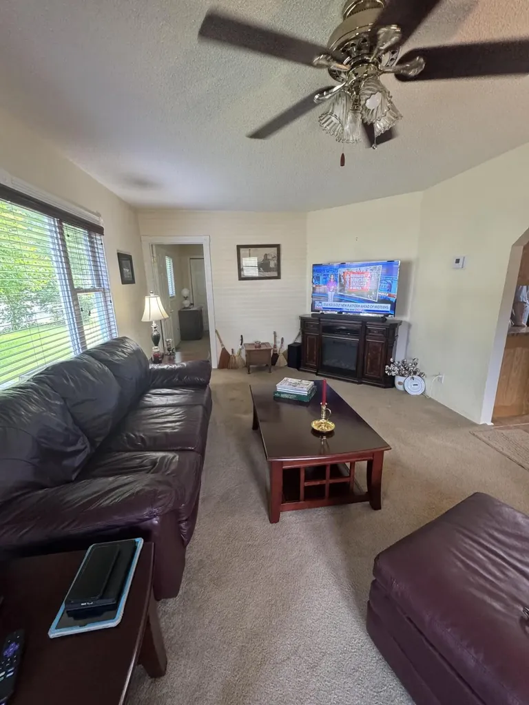 358 E Main Street Lynch KY 40855