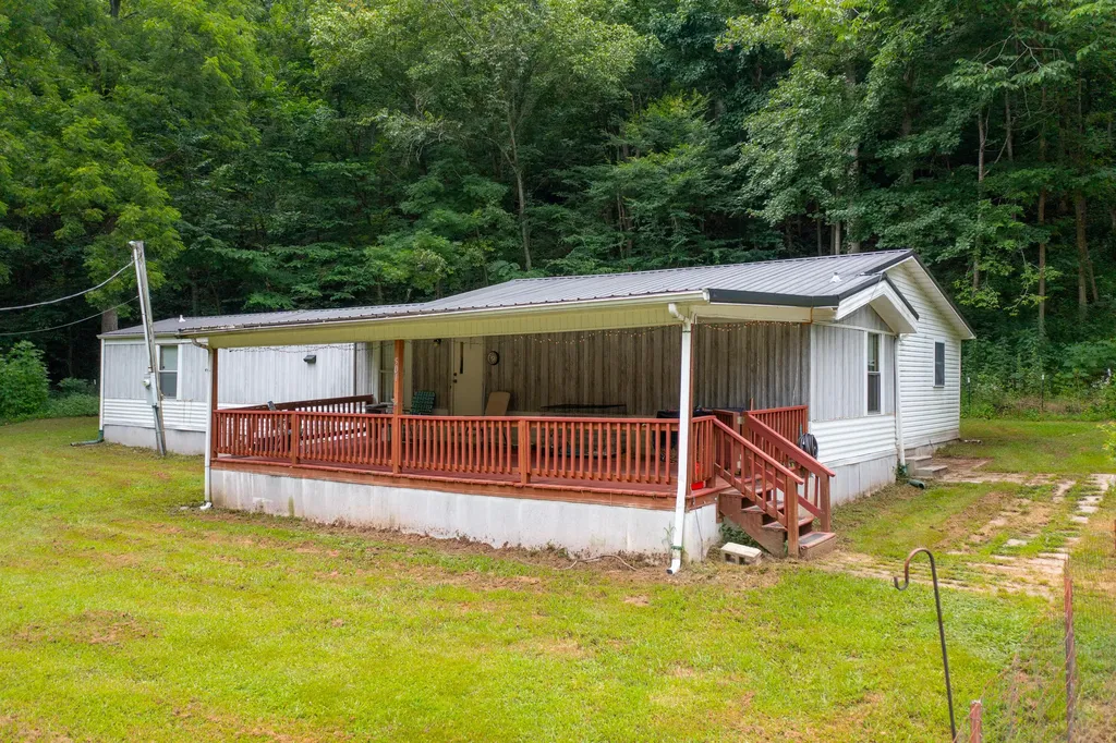 501 Left Fork Moore Creek Road Fourmile KY 40939