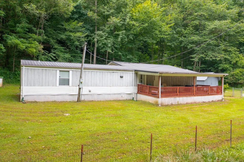 501 Left Fork Moore Creek Road Fourmile KY 40939