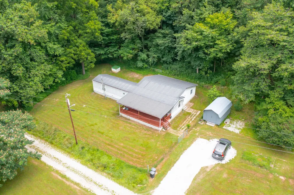 501 Left Fork Moore Creek Road Fourmile KY 40939