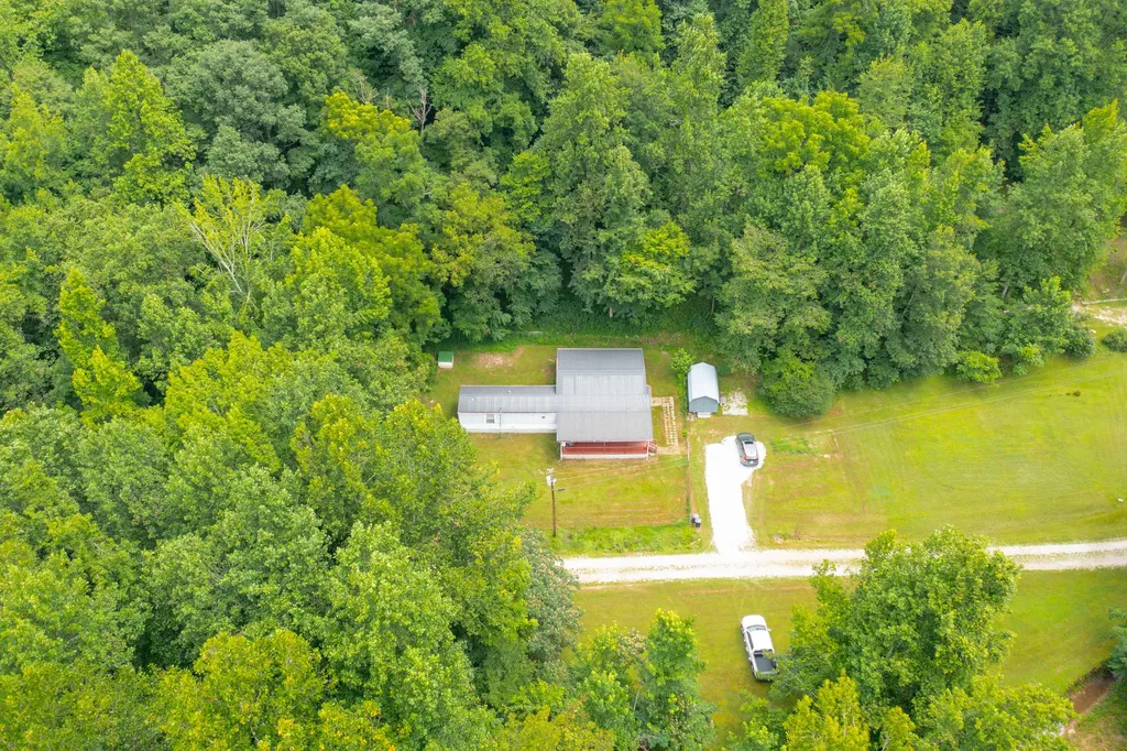 501 Left Fork Moore Creek Road Fourmile KY 40939