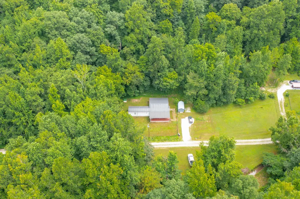 501 Left Fork Moore Creek Road Fourmile KY 40939