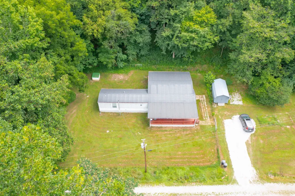 501 Left Fork Moore Creek Road Fourmile KY 40939