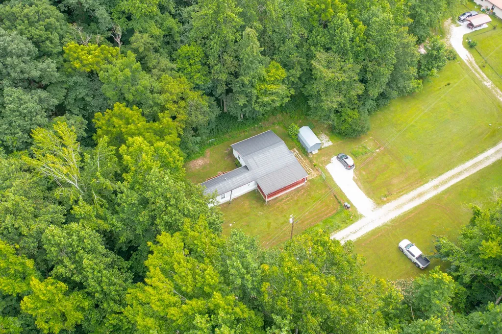 501 Left Fork Moore Creek Road Fourmile KY 40939