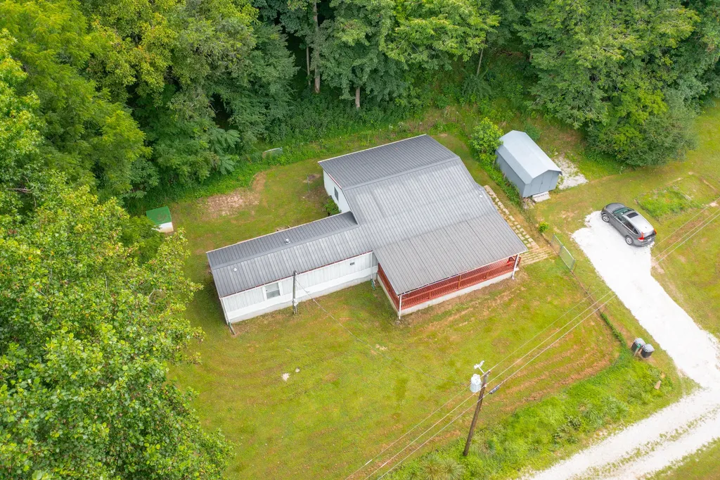 501 Left Fork Moore Creek Road Fourmile KY 40939
