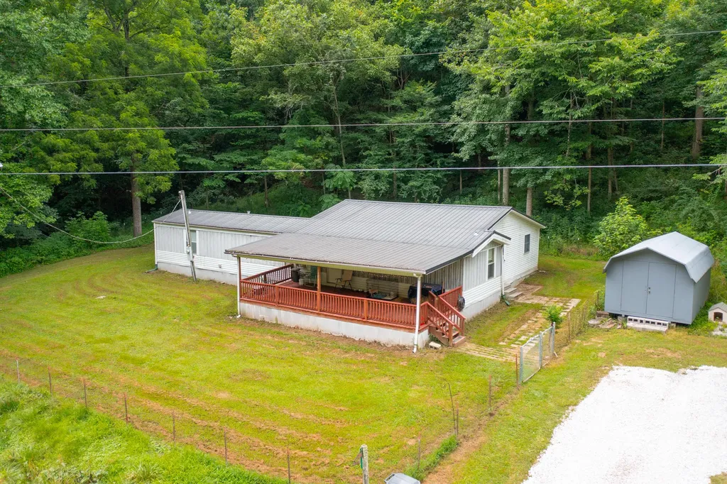 501 Left Fork Moore Creek Road Fourmile KY 40939