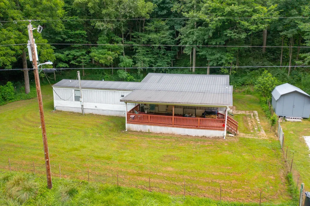 501 Left Fork Moore Creek Road Fourmile KY 40939