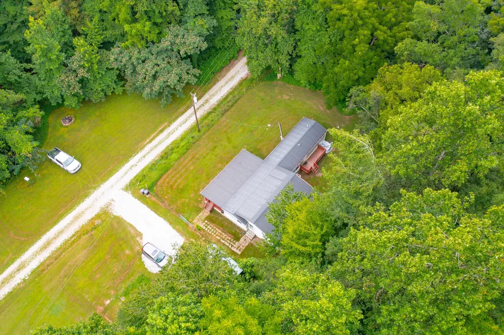 501 Left Fork Moore Creek Road Fourmile KY 40939