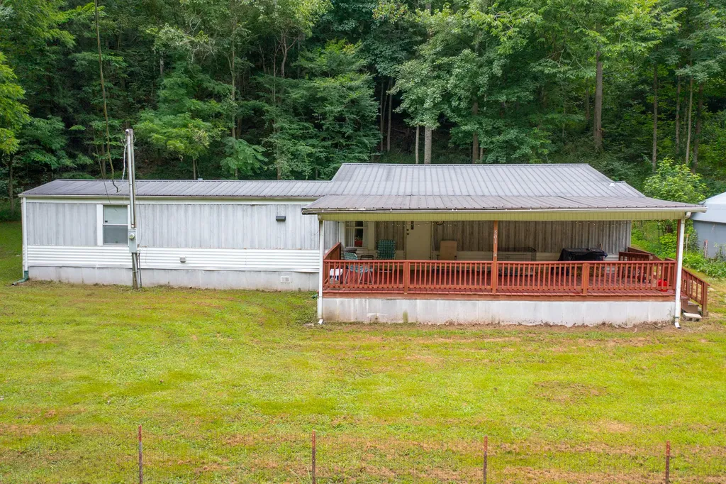 501 Left Fork Moore Creek Road Fourmile KY 40939