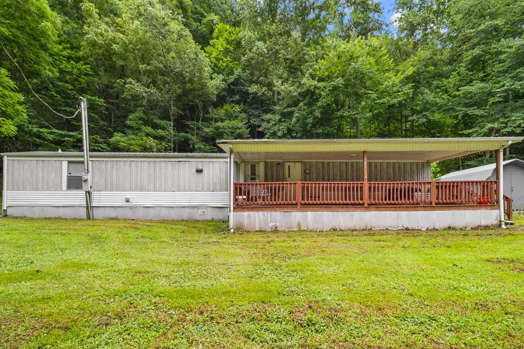 501 Left Fork Moore Creek Road Fourmile KY 40939