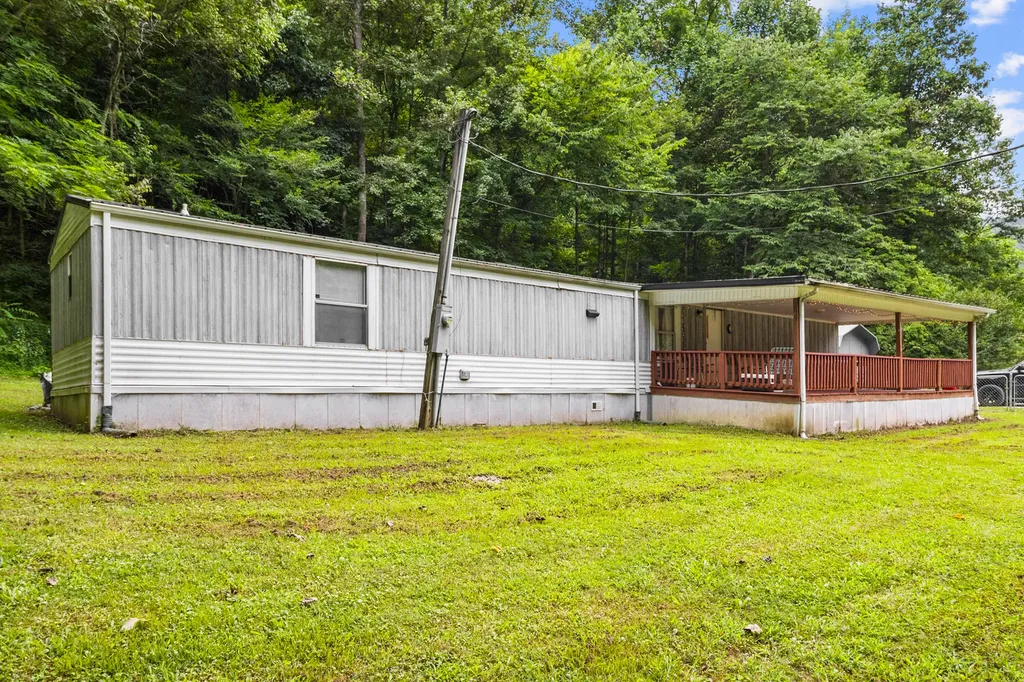 501 Left Fork Moore Creek Road Fourmile KY 40939