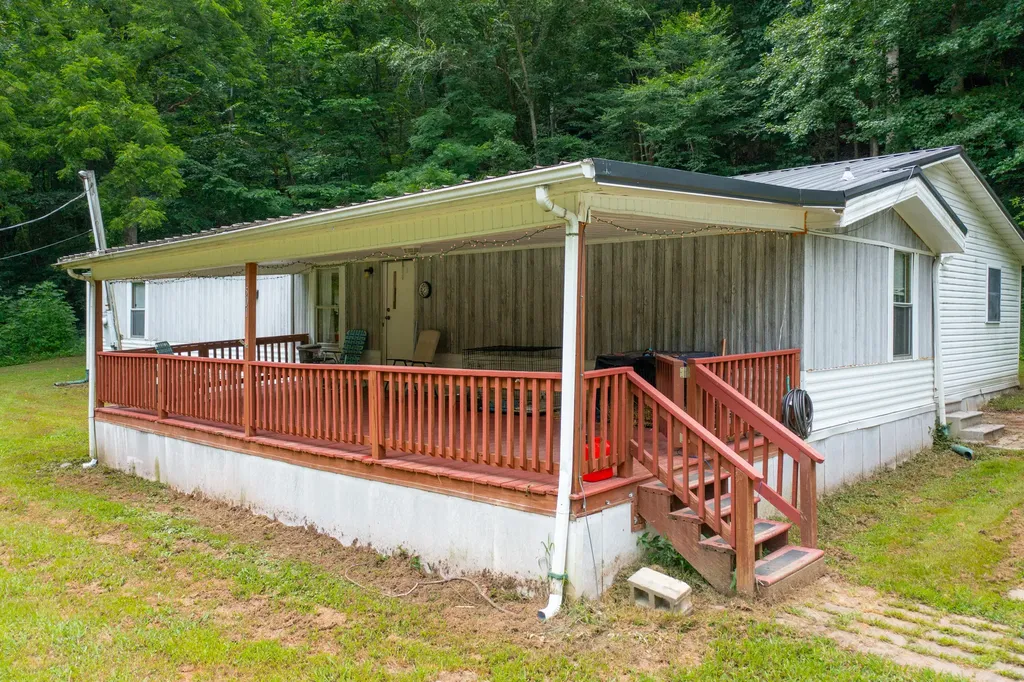 501 Left Fork Moore Creek Road Fourmile KY 40939