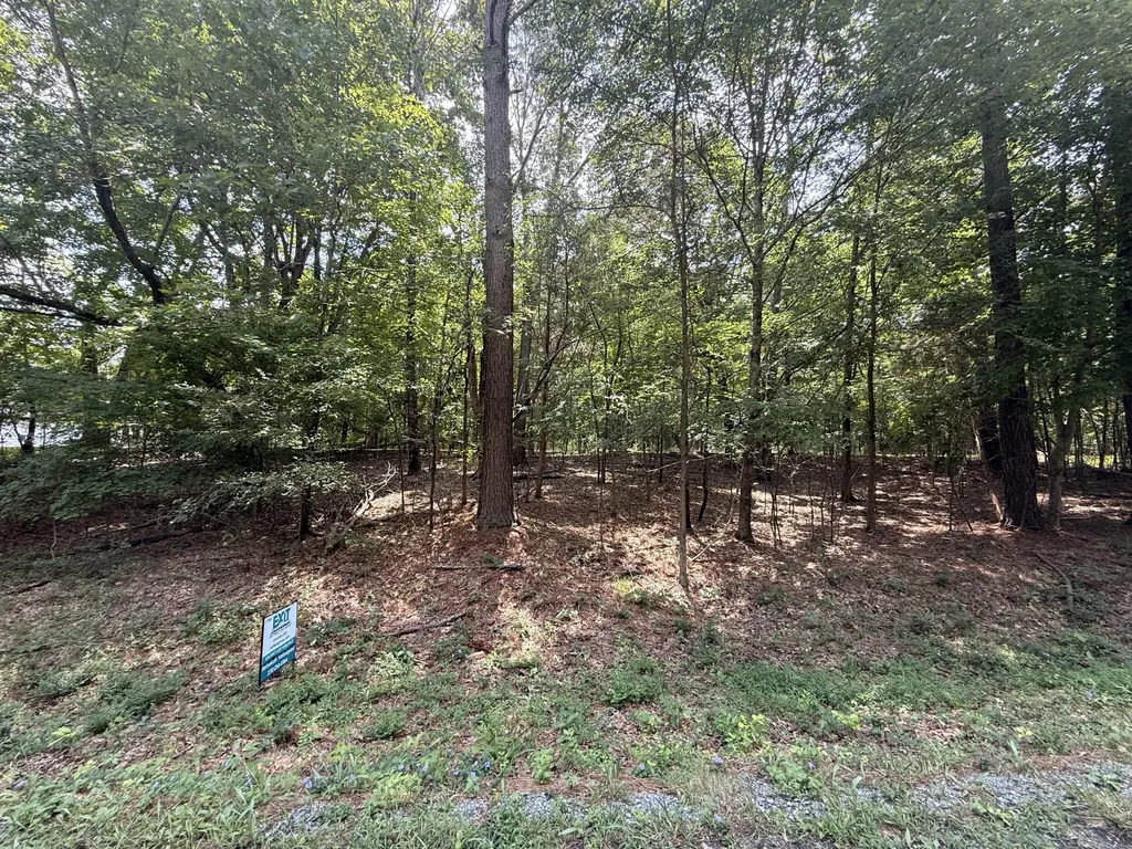 Map #61-0a-01-025 -028 Lakeview Club Road Gilbertsville KY 42044