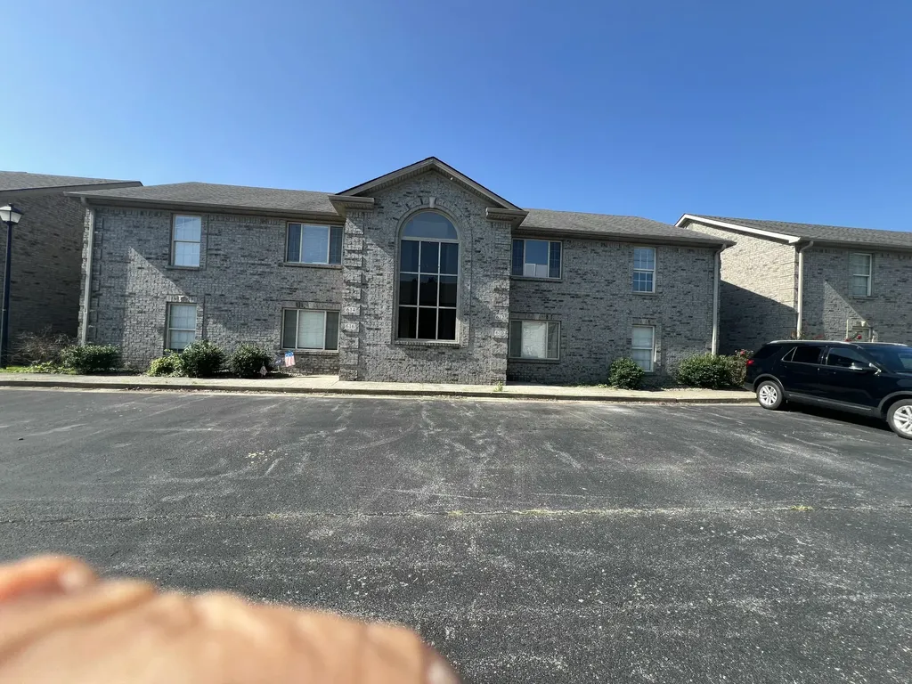 502-632 502-632 Nandino Cir Circle Berea KY 40403
