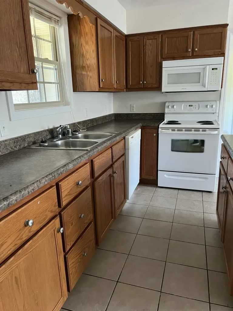 502-632 502-632 Nandino Cir Circle Berea KY 40403