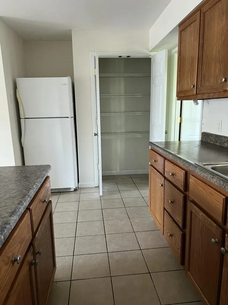 502-632 502-632 Nandino Cir Circle Berea KY 40403