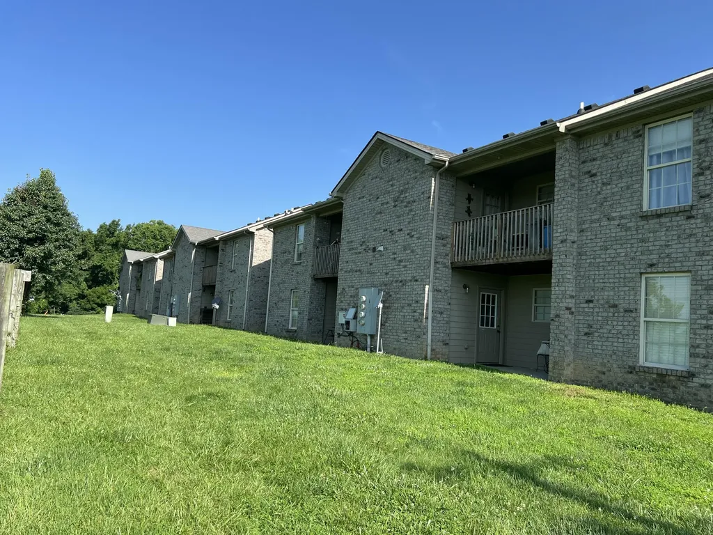 502-632 502-632 Nandino Cir Circle Berea KY 40403