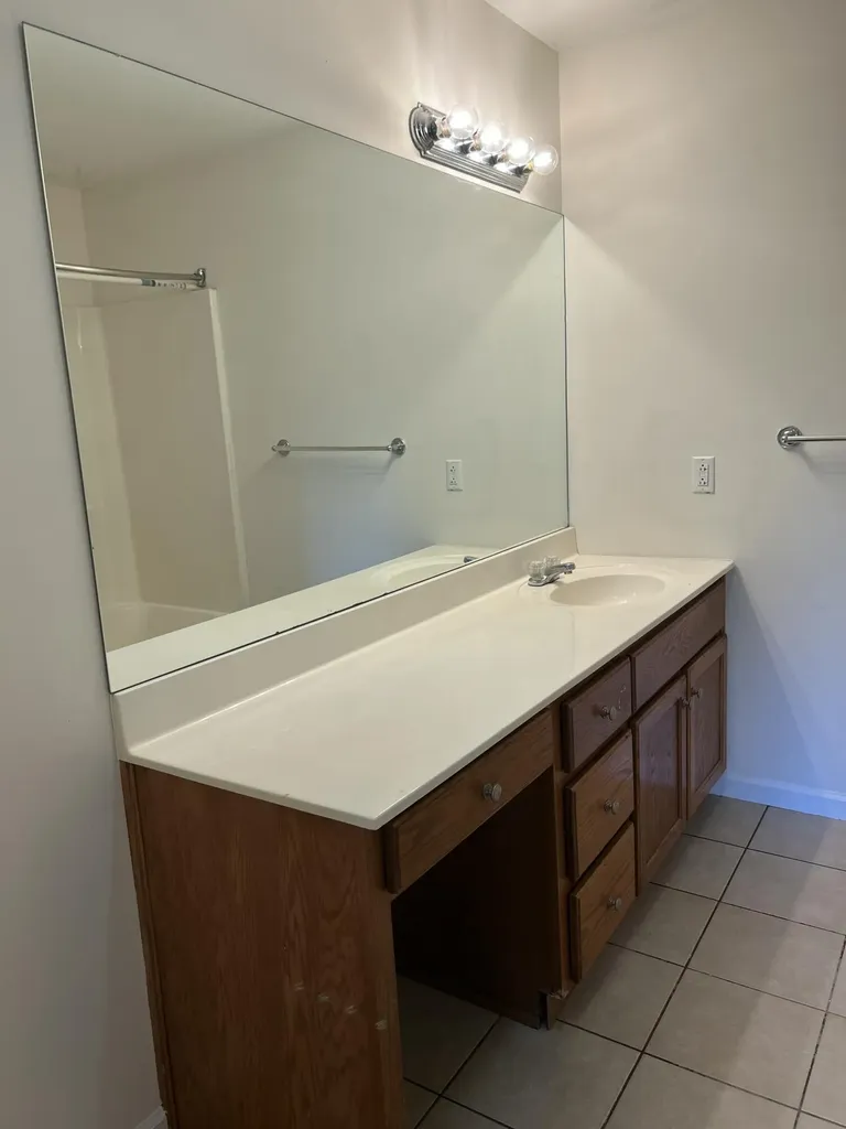 502-632 502-632 Nandino Cir Circle Berea KY 40403