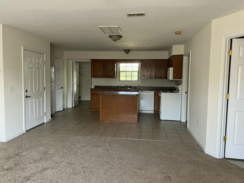 502-632 502-632 Nandino Cir Circle Berea KY 40403