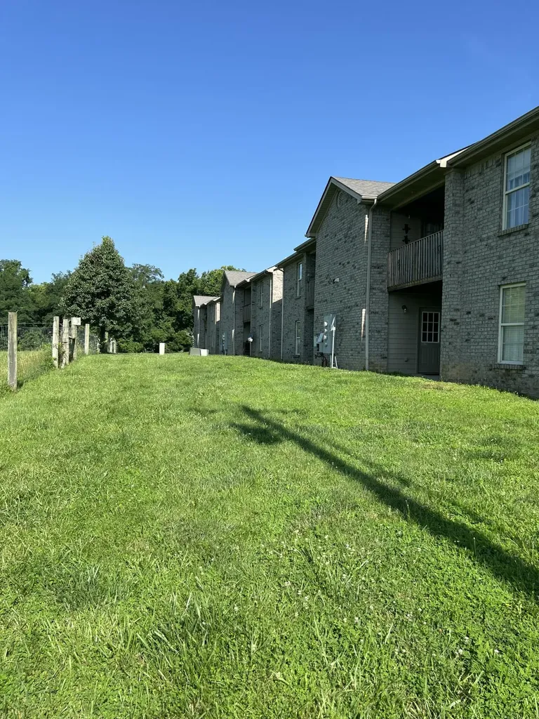 502-632 502-632 Nandino Cir Circle Berea KY 40403