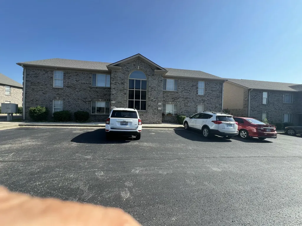 502-632 502-632 Nandino Cir Circle Berea KY 40403
