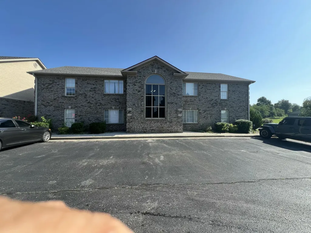 502-632 502-632 Nandino Cir Circle Berea KY 40403