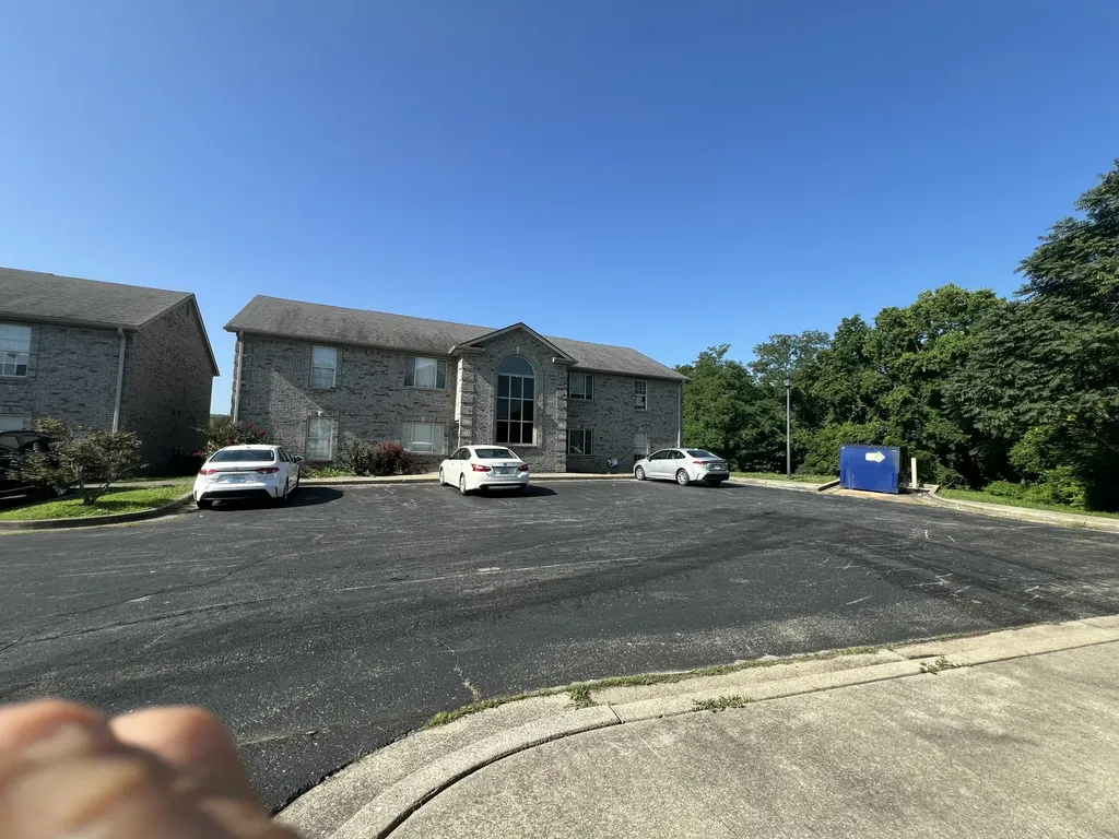 502-632 502-632 Nandino Cir Circle Berea KY 40403