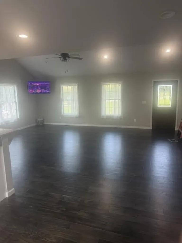 129 Terry Bastin Road Hardyville KY 42746