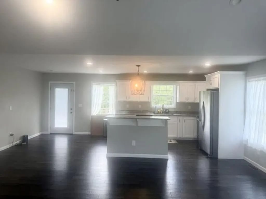 129 Terry Bastin Road Hardyville KY 42746
