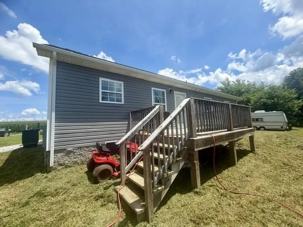 129 Terry Bastin Road Hardyville KY 42746