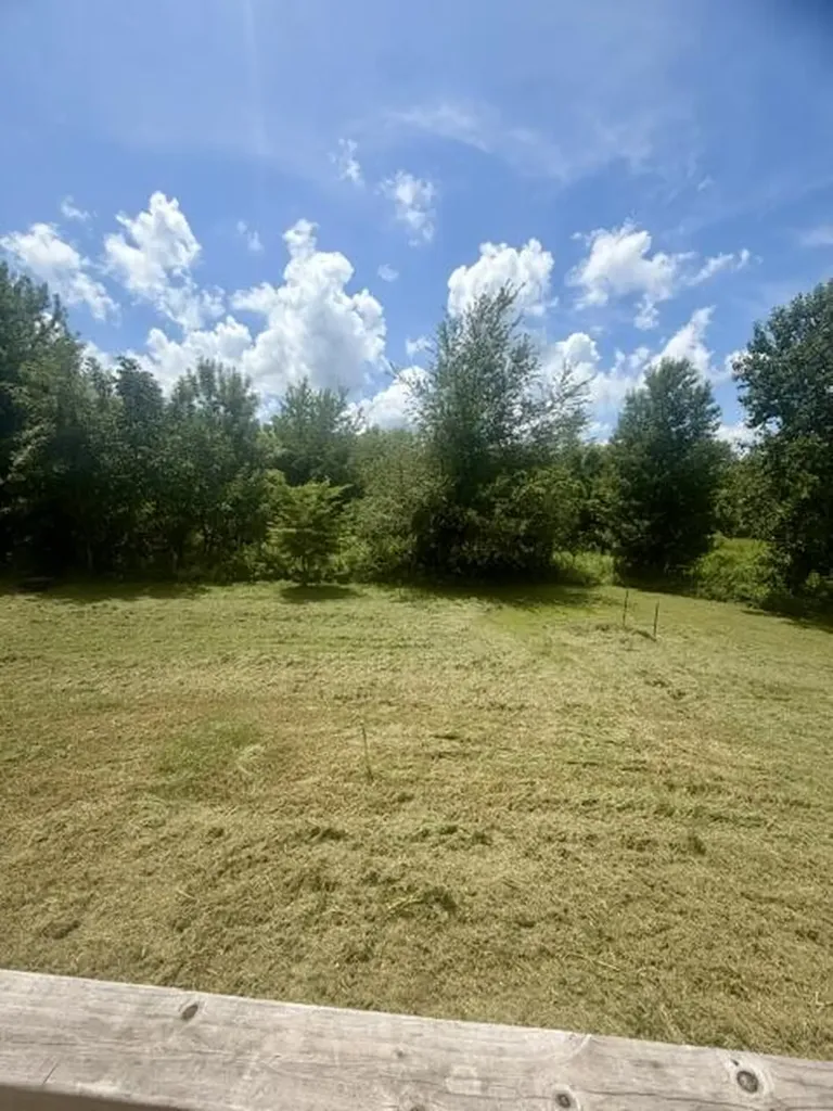 129 Terry Bastin Road Hardyville KY 42746