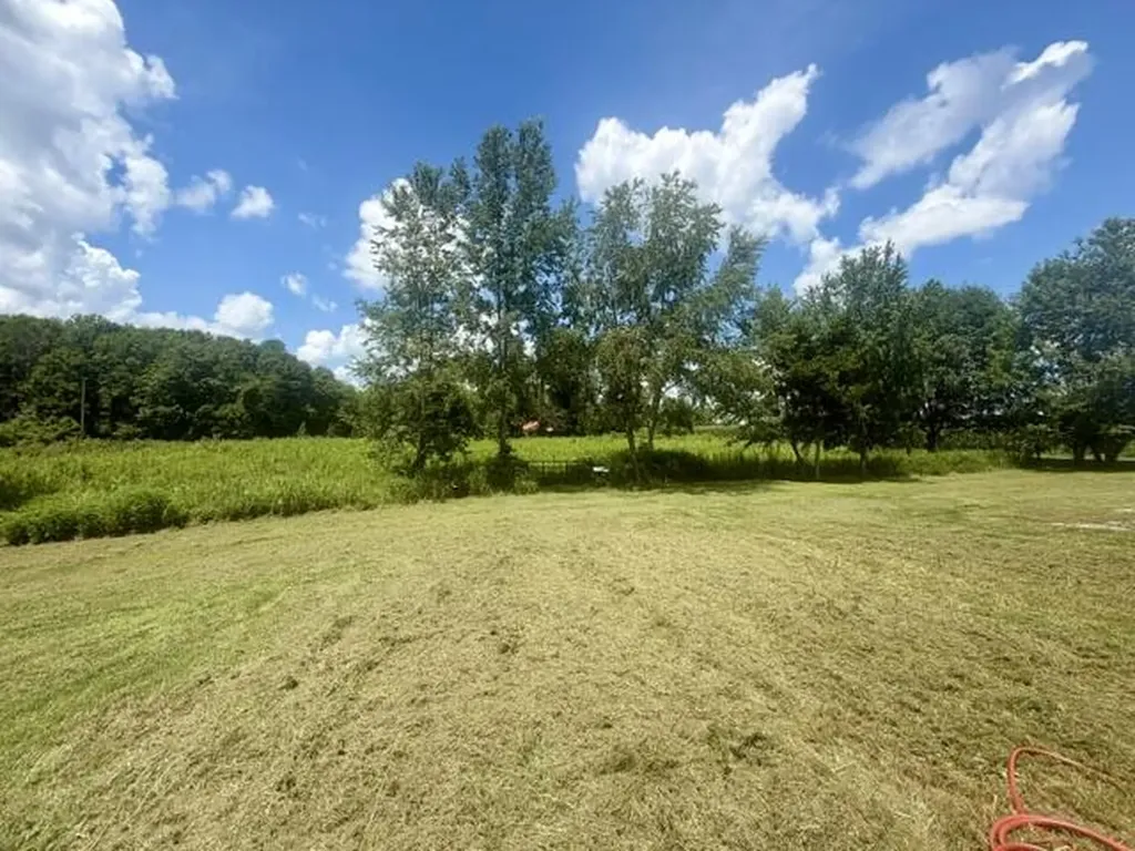 129 Terry Bastin Road Hardyville KY 42746