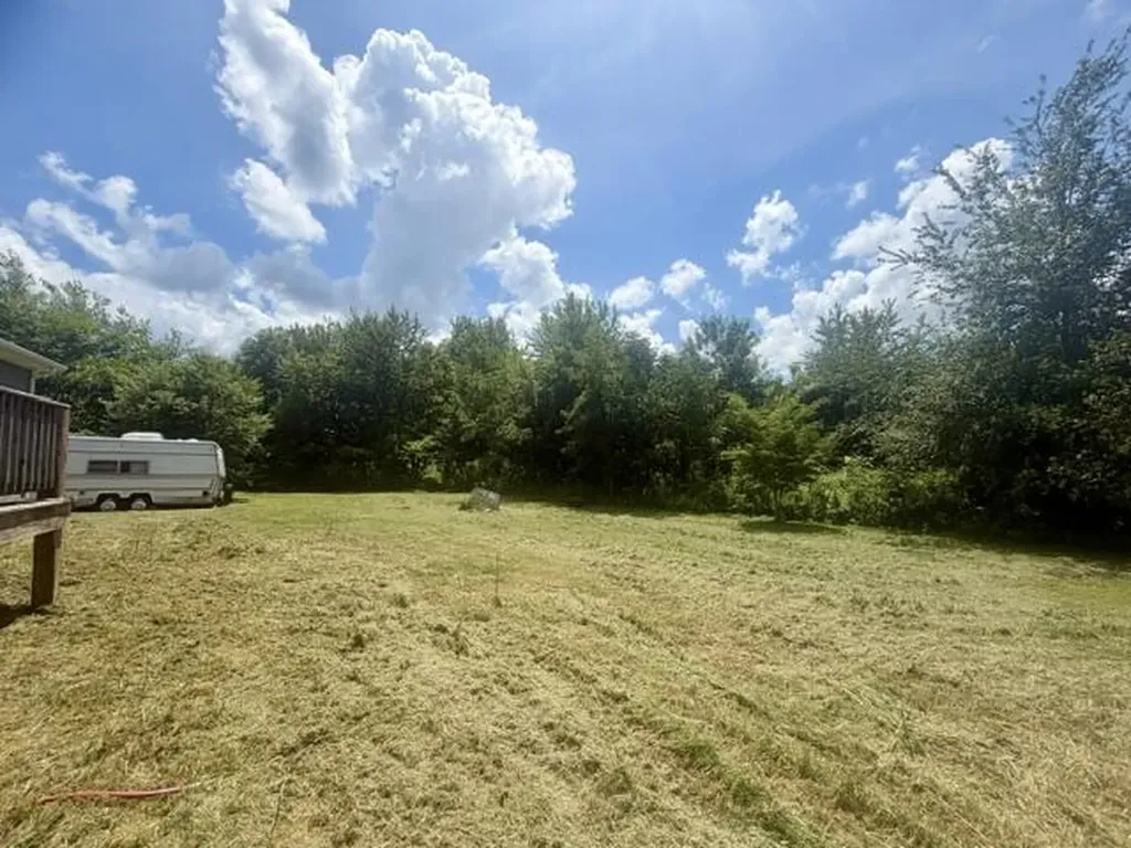 129 Terry Bastin Road Hardyville KY 42746