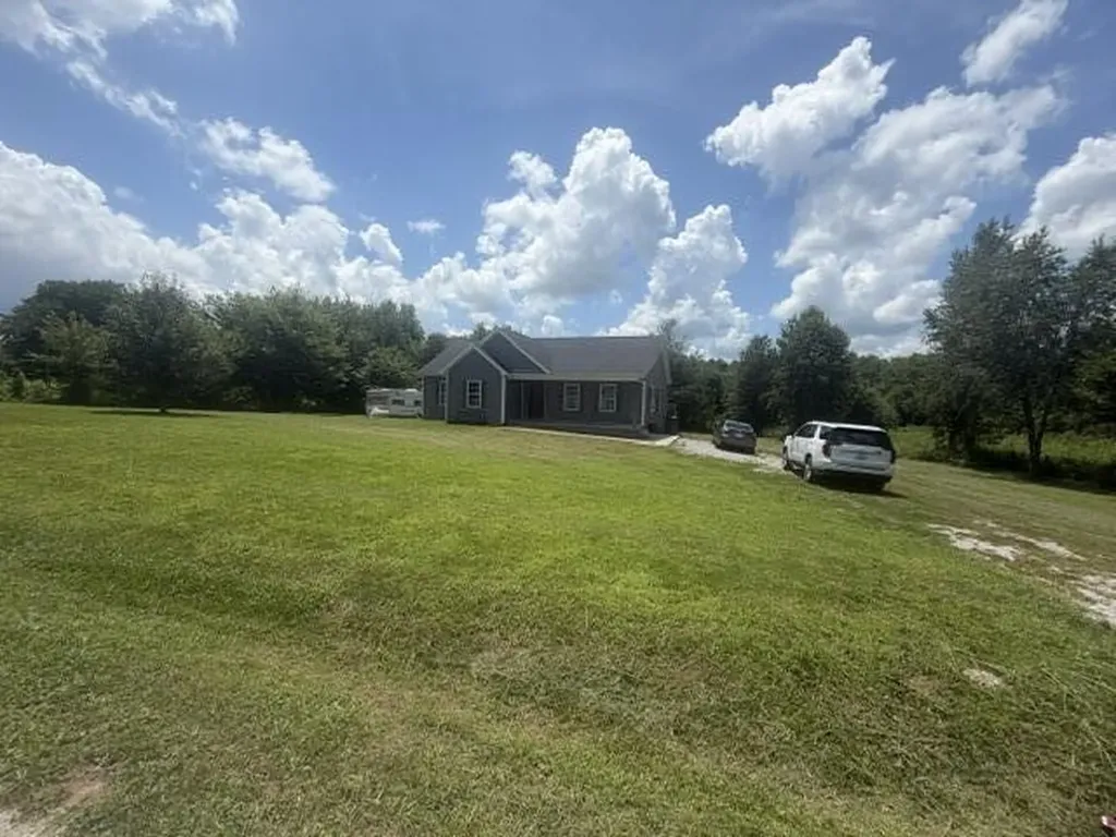 129 Terry Bastin Road Hardyville KY 42746