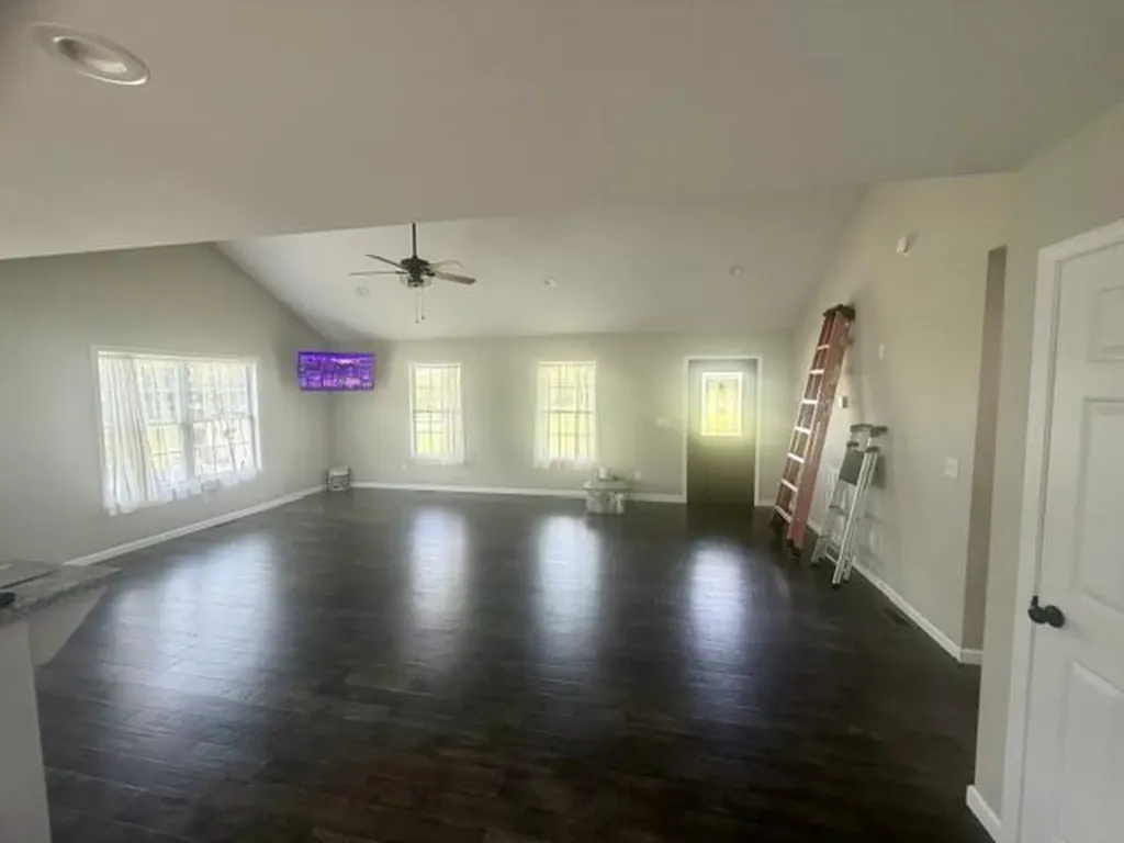 129 Terry Bastin Road Hardyville KY 42746