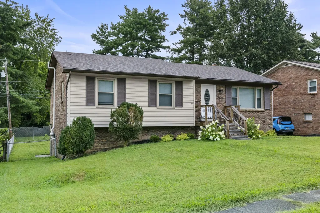 423 Monticello Boulevard Lexington KY 40503